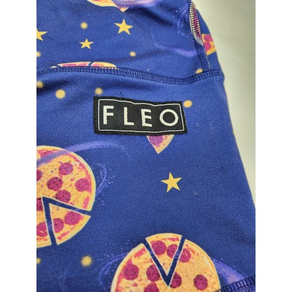 FLEO Women's Sz. M Pizza Planet Low Rise Contour Workout Shorts - Picture 4 of 4